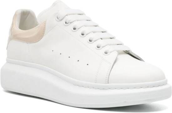 Alexander McQueen Oversized sneakers Wit