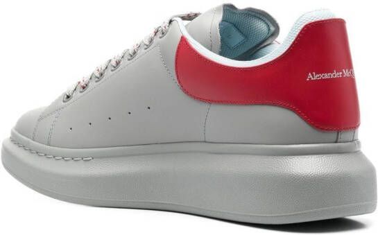 Alexander McQueen Oversized low-top sneakers Grijs