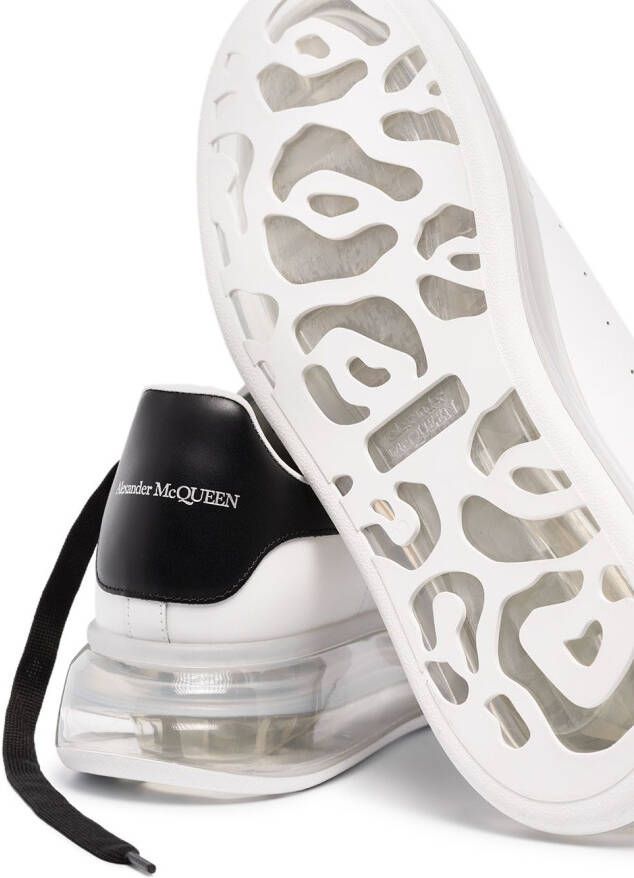 Alexander McQueen Oversized sneakers Wit