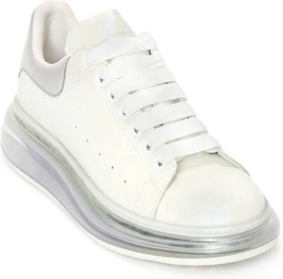 Alexander McQueen Oversized sneakers Wit