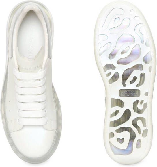 Alexander McQueen Oversized sneakers Wit