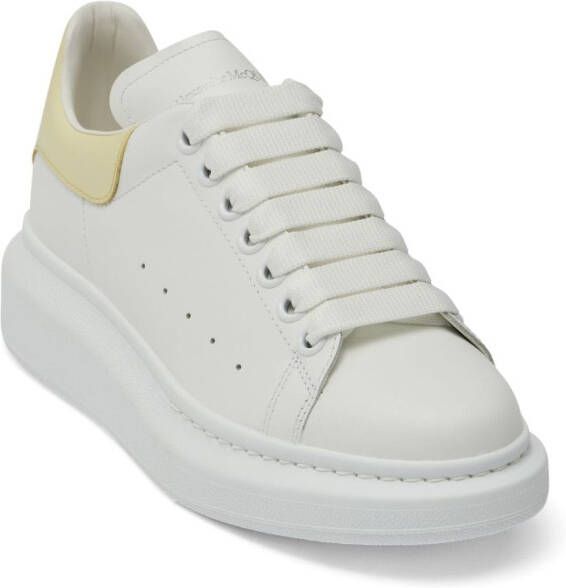 Alexander McQueen Oversized sneakers Wit