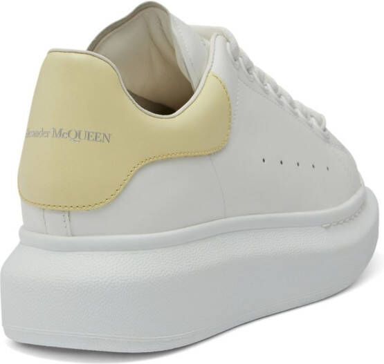 Alexander McQueen Oversized sneakers Wit