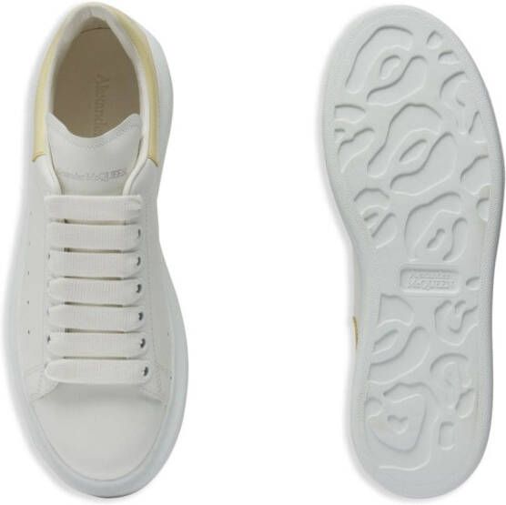 Alexander McQueen Oversized sneakers Wit