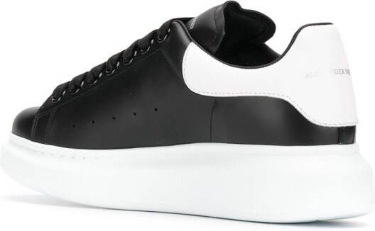 Alexander McQueen oversized sneakers Zwart