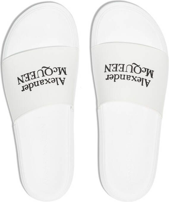 Alexander McQueen Slippers met logo-reliëf Wit