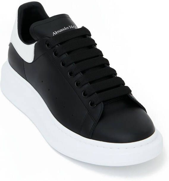 Alexander McQueen Sneakers met colourblocking Zwart