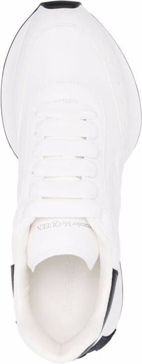 Alexander McQueen Sneakers met logo-reliëf Wit