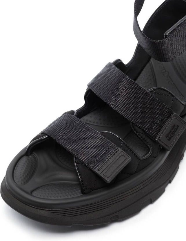 Alexander McQueen Tread sandalen Zwart