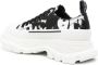 Alexander McQueen Tread sneakers met chunky zool Zwart - Thumbnail 3