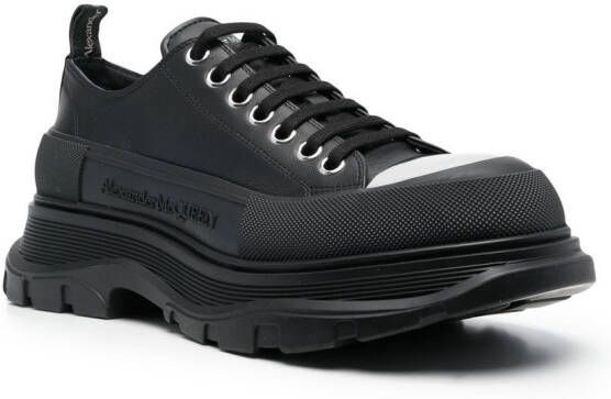 Alexander McQueen Tread sneakers met metalen neus Zwart