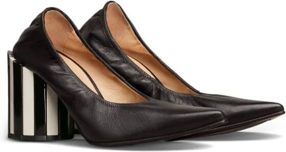 AMI Paris Geplooide pumps met puntige neus Zwart