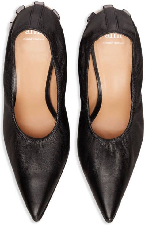 AMI Paris Geplooide pumps met puntige neus Zwart