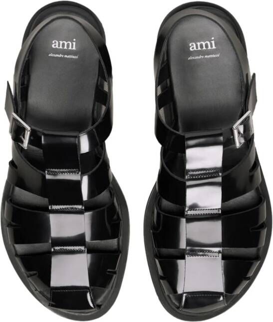 AMI Paris Lakleren sandalen Zwart