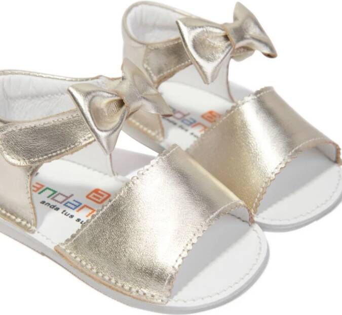 ANDANINES Bibi sandalen verfraaid met strik Goud