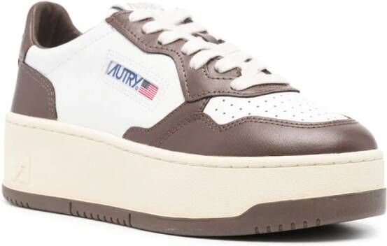 Autry Medalis sneakers met plateauzool Bruin