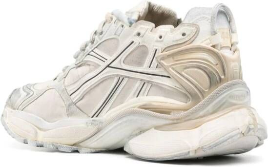 Balenciaga Runner gerafelde sneakers Beige