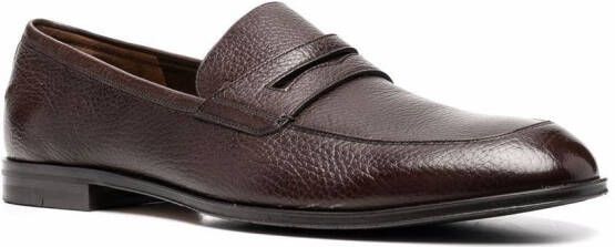 Bally Loafers met gekruiste bandjes Bruin