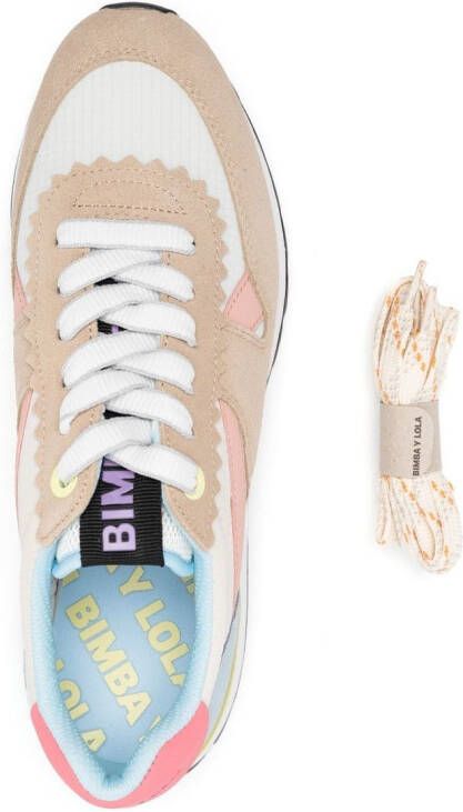 Bimba y Lola Sneakers met colourblocking en logoplakkaat Beige