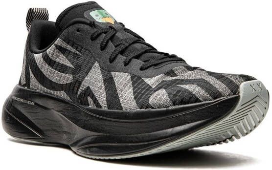 BRAND BLACK Kaiju low-top sneakers Zwart