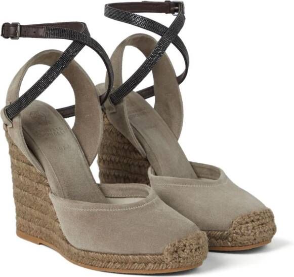 Brunello Cucinelli Suède sandalen met monili kralen en sleehak Beige