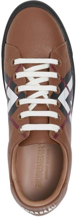 Burberry Geruite sneakers Bruin