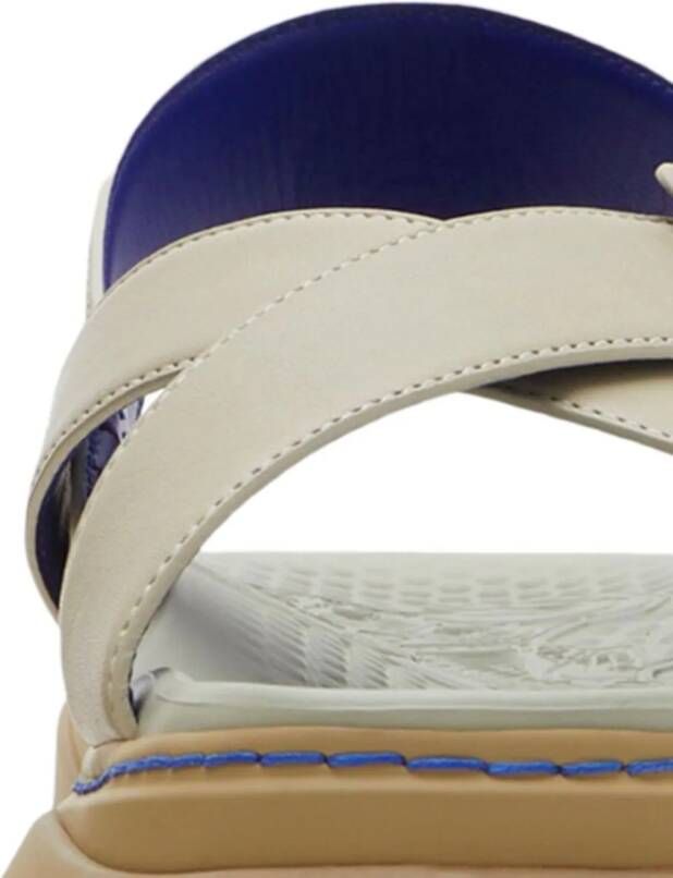 Burberry Leren sandalen met logo-reliëf Beige