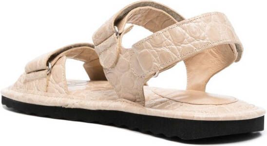 BY FAR Sandalen met krokodillenleer reliëf Beige