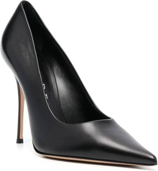 Casadei Pumps met puntige neus Zwart