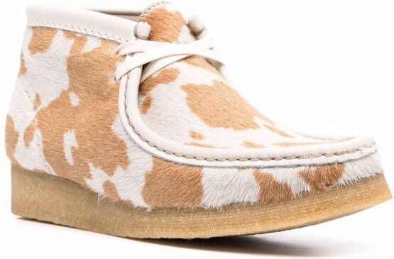 Clarks Originals Enkellaarzen met print Beige