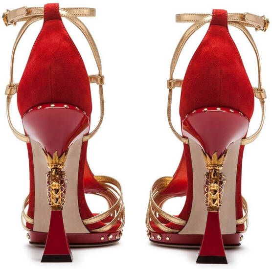 Dolce & Gabbana 105 mm suède sandalen met bewerkte hak Rood