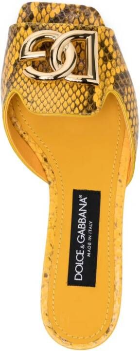 Dolce & Gabbana Slippers met logoplakkaat Geel