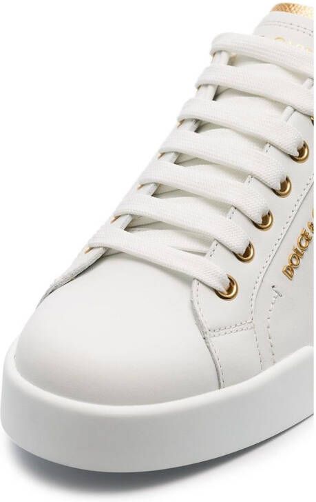 Dolce & Gabbana Witte sneakers van leer verfraaid met parel