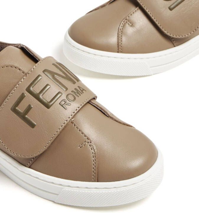 Fendi Kids Sneakers met logo-reliëf Beige