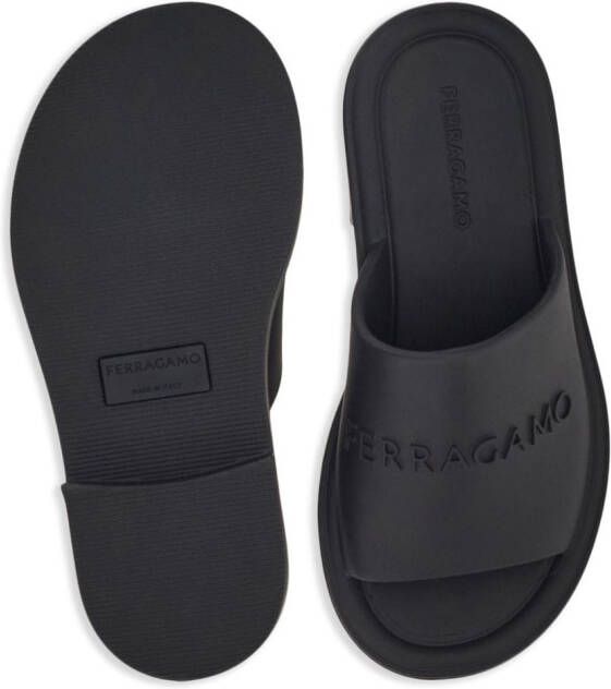 Ferragamo Slippers met 3D logo Zwart