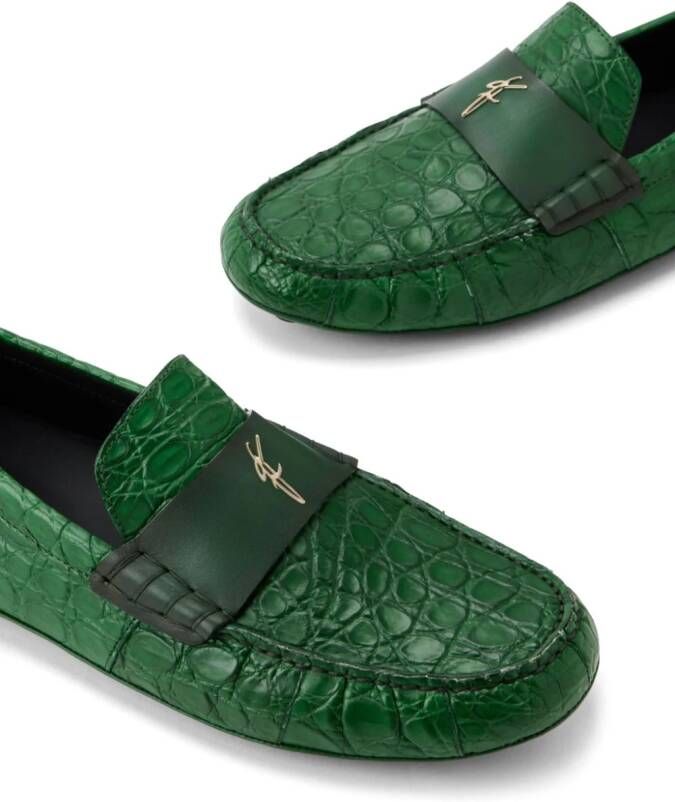 Ferragamo Leren loafers met krokodillen-reliëf Groen