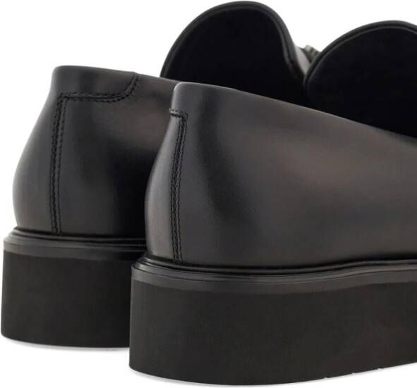 Ferragamo Gancini leren mocassin loafers met bedel Zwart