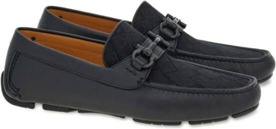 Ferragamo Leren gancini loafers met jacquard Zwart