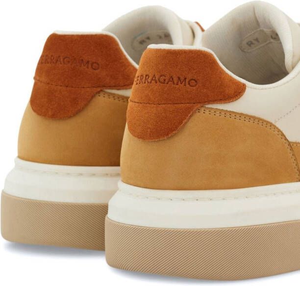 Ferragamo Gancini leren sneakers Beige