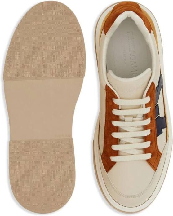 Ferragamo Gancini leren sneakers Beige