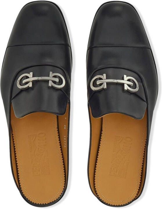 Ferragamo Gancini loafers met open hiel Zwart