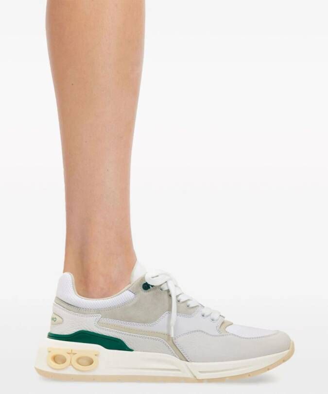 Ferragamo Gancini sneakers met ringlets Wit