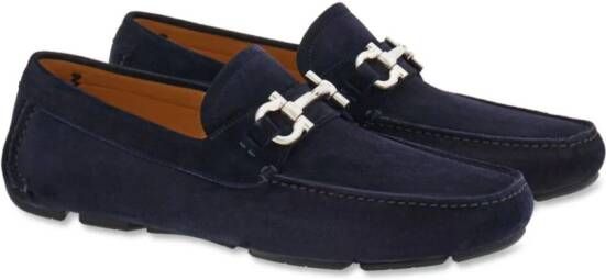 Ferragamo Gancini suède loafers Blauw