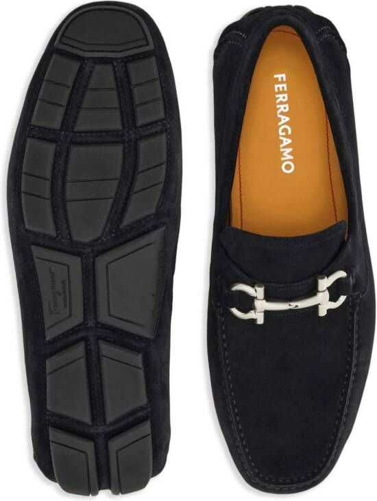 Ferragamo Gancini suède loafers Blauw