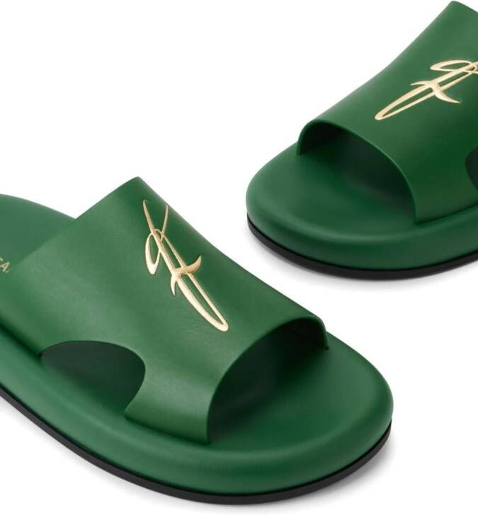 Ferragamo Leren slippers Groen