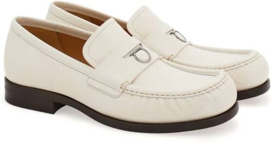 Ferragamo Loafers met Gancini-plakkaat Wit