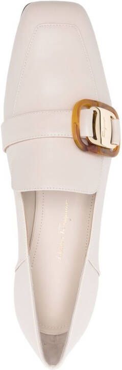 Ferragamo Loafers met gesp Beige