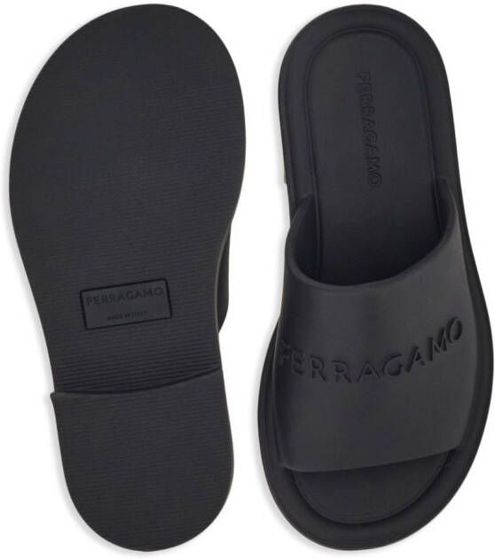 Ferragamo Sandalen met logo-reliëf Zwart