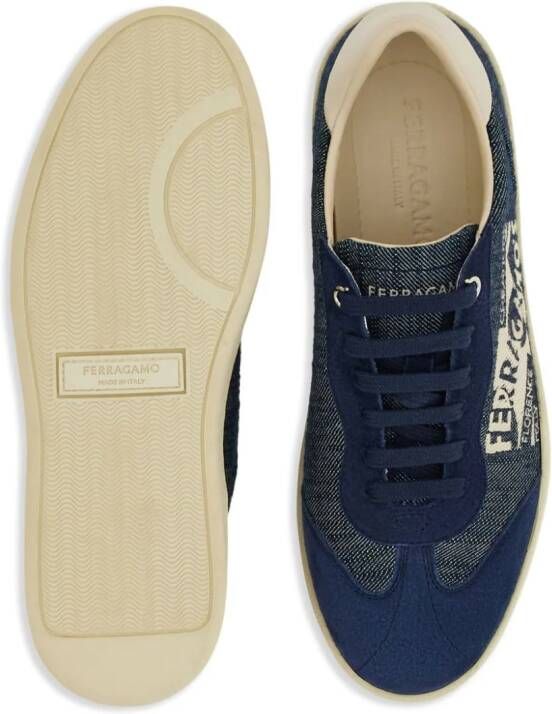 Ferragamo Sneakers met logoprint Blauw