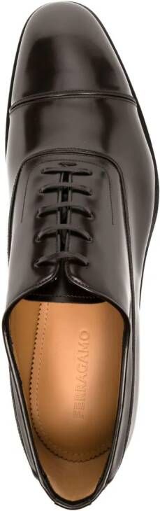 Ferragamo Oxford lakleren schoenen Bruin